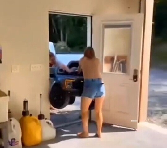 Photos Where Humanity's Common Sense is Put into Doubt