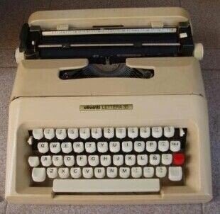 LETTERA 35 2 ٤ 3 / S 4 Y & ت A P : 144 Q W L 11 - Y с . 0 P F L J Ñ is D O K H и Z X с V в N M - : -