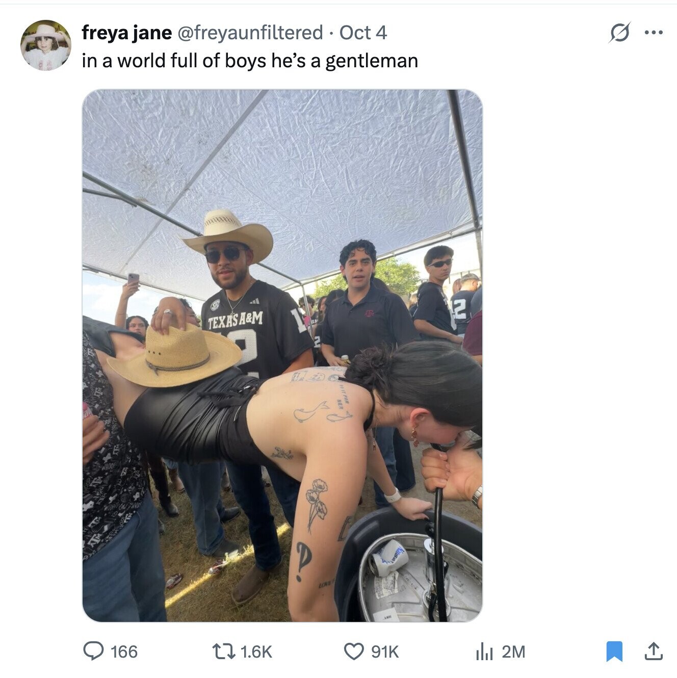 G ... freya jane @freyaunfiltered Oct 4 in a world full of boys he's a gentleman a 2 TEXAS A&M 2 NER 166 1.6K 91K del 2M 