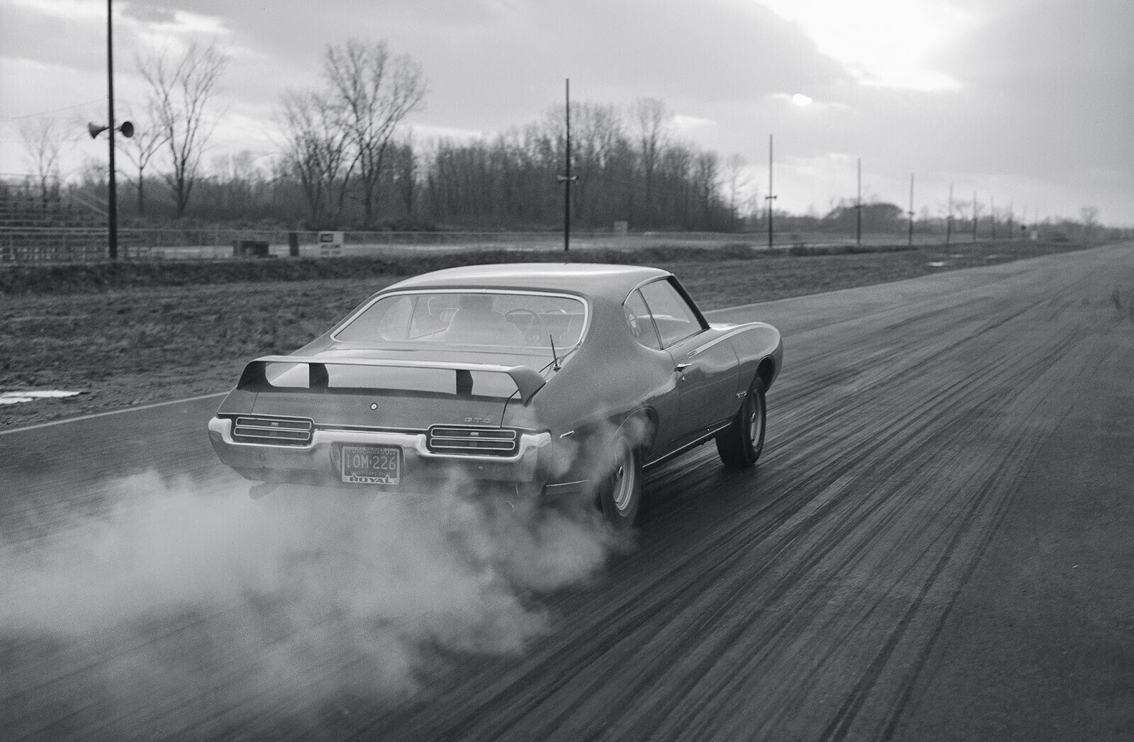 Tire-Smoking Pics of '70s Muscle Cars in Their Heyday