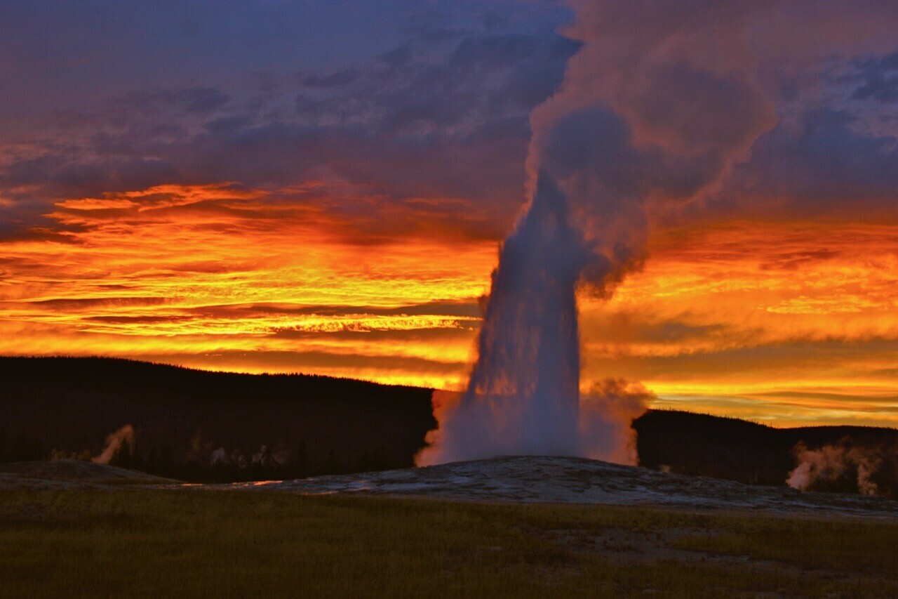 Striking Photos of Yellowstone, America's Unique Land