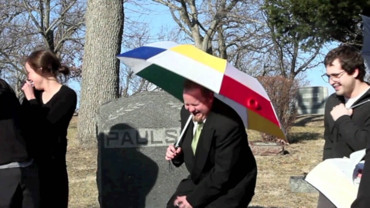 Inappropriate But Funny Times People Laughed