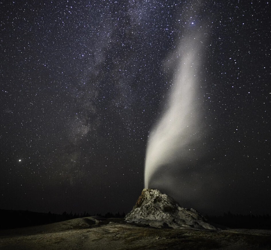 Striking Photos of Yellowstone, America's Unique Land