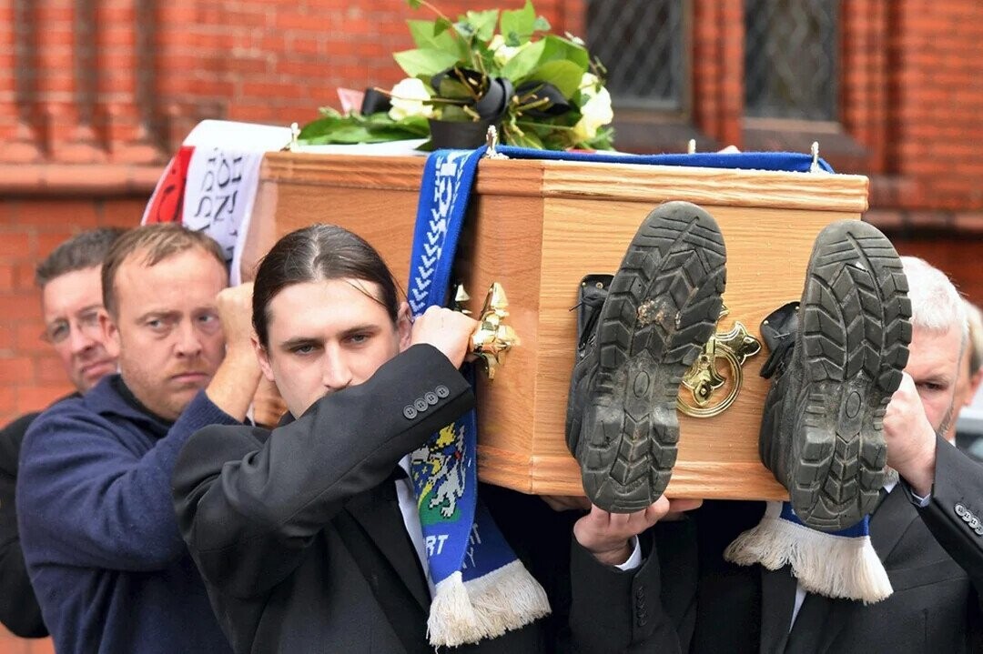 Inappropriate But Funny Times People Laughed