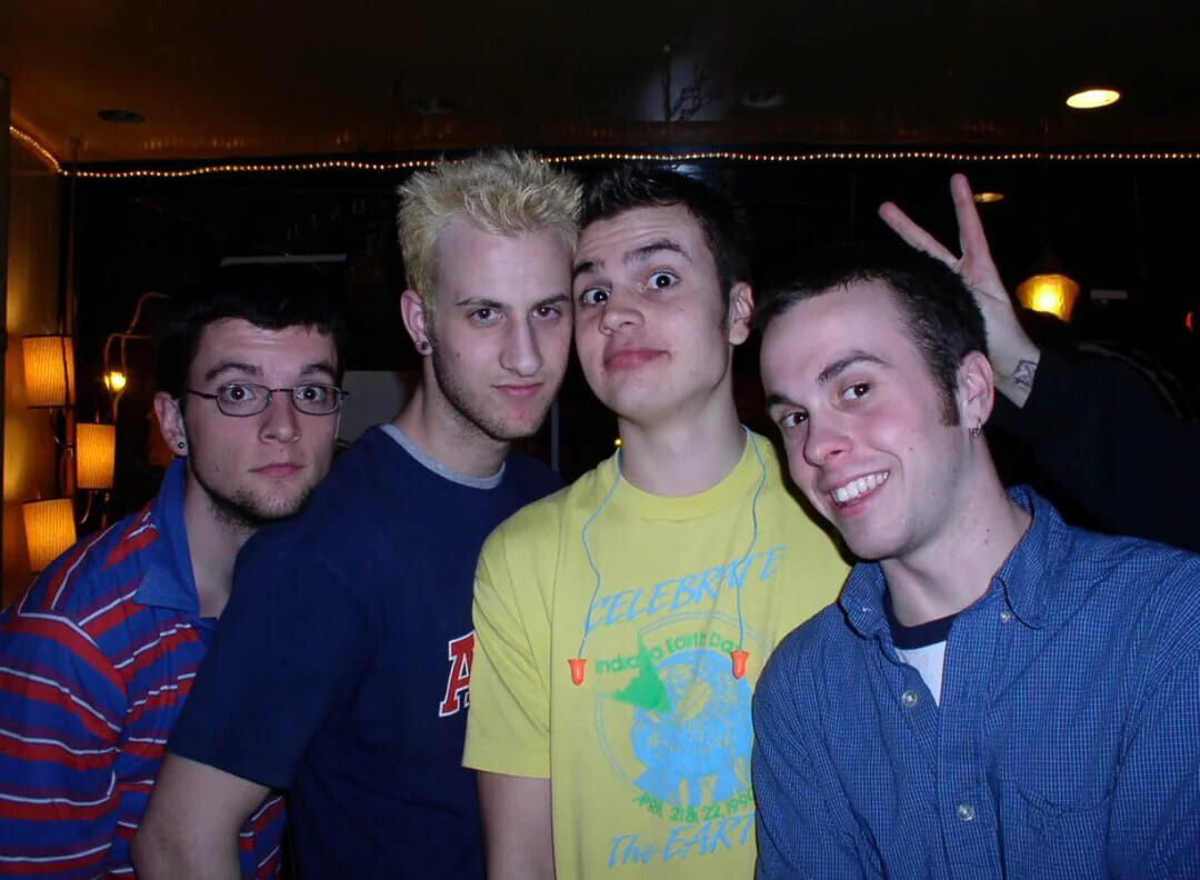 CELEBRUE A U india EantiDa APRIL The EART