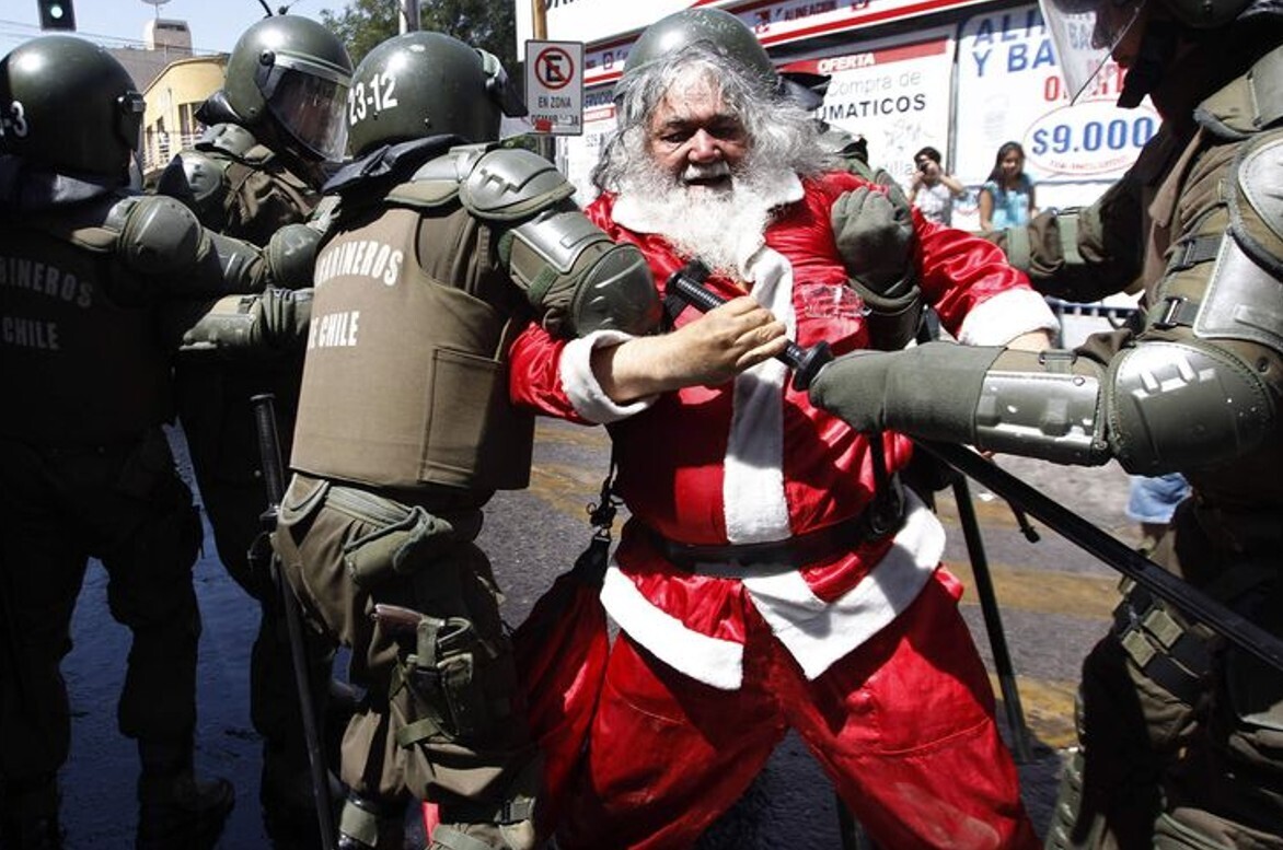 20 Santas That Won’t Be Going Home to Mrs. Clause