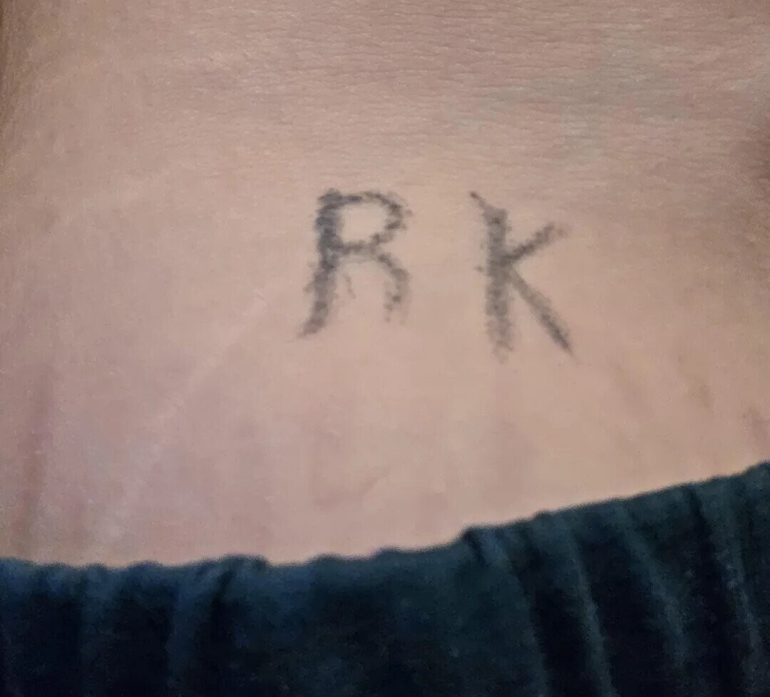R K