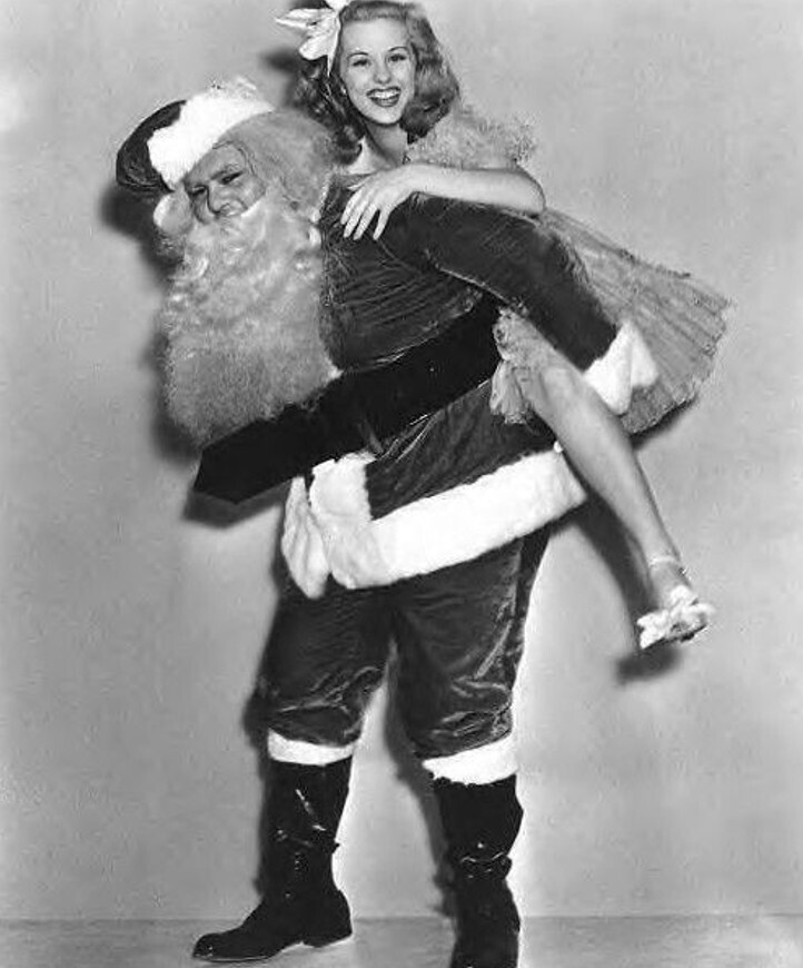 20 Santas That Won’t Be Going Home to Mrs. Clause