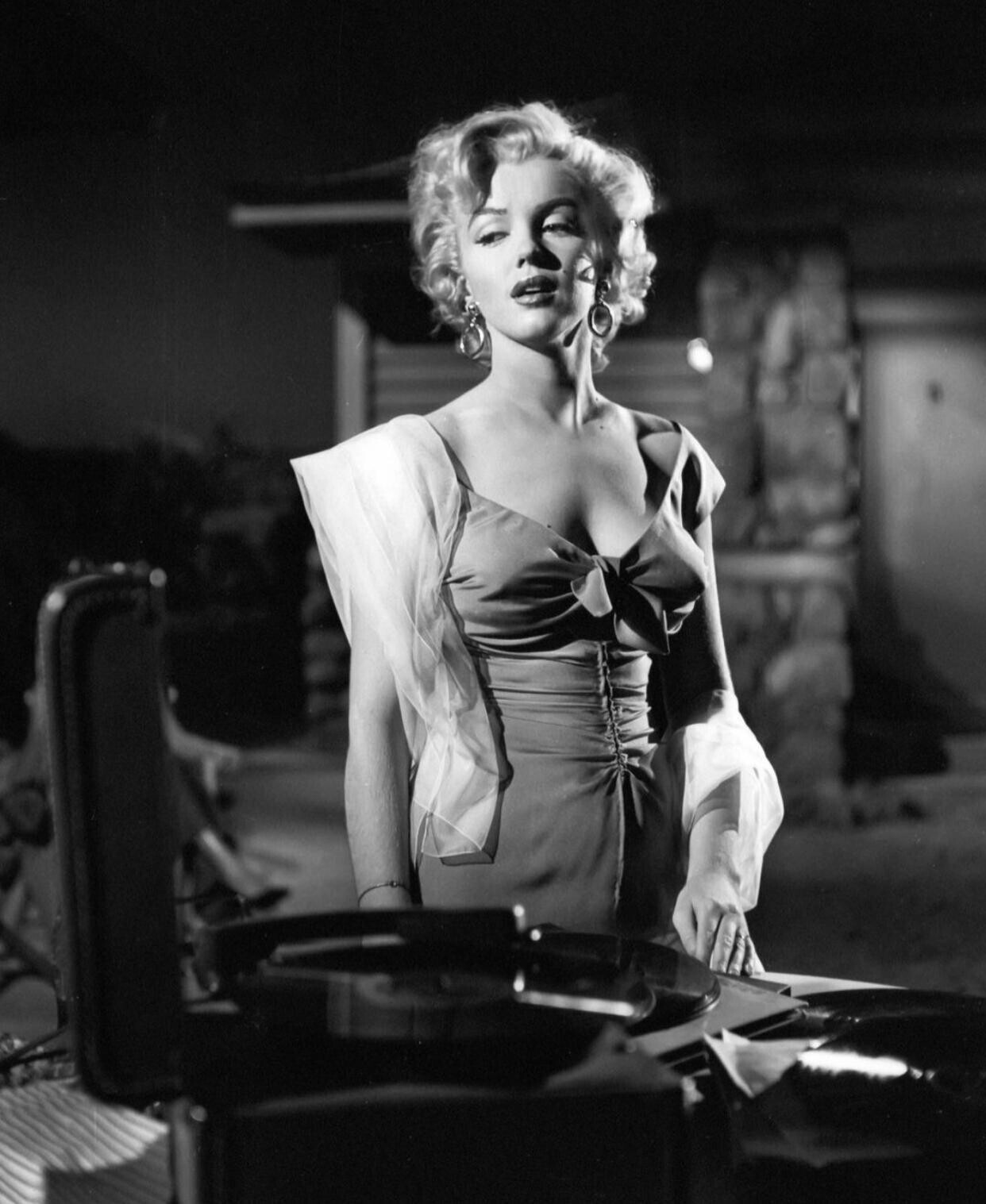 Photos of Marilyn Monroe Living Her Best Life On Set