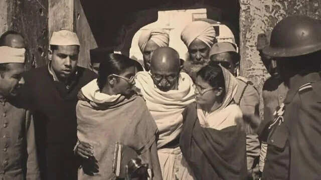 Photos Taken the Moment Before Historical Disaster