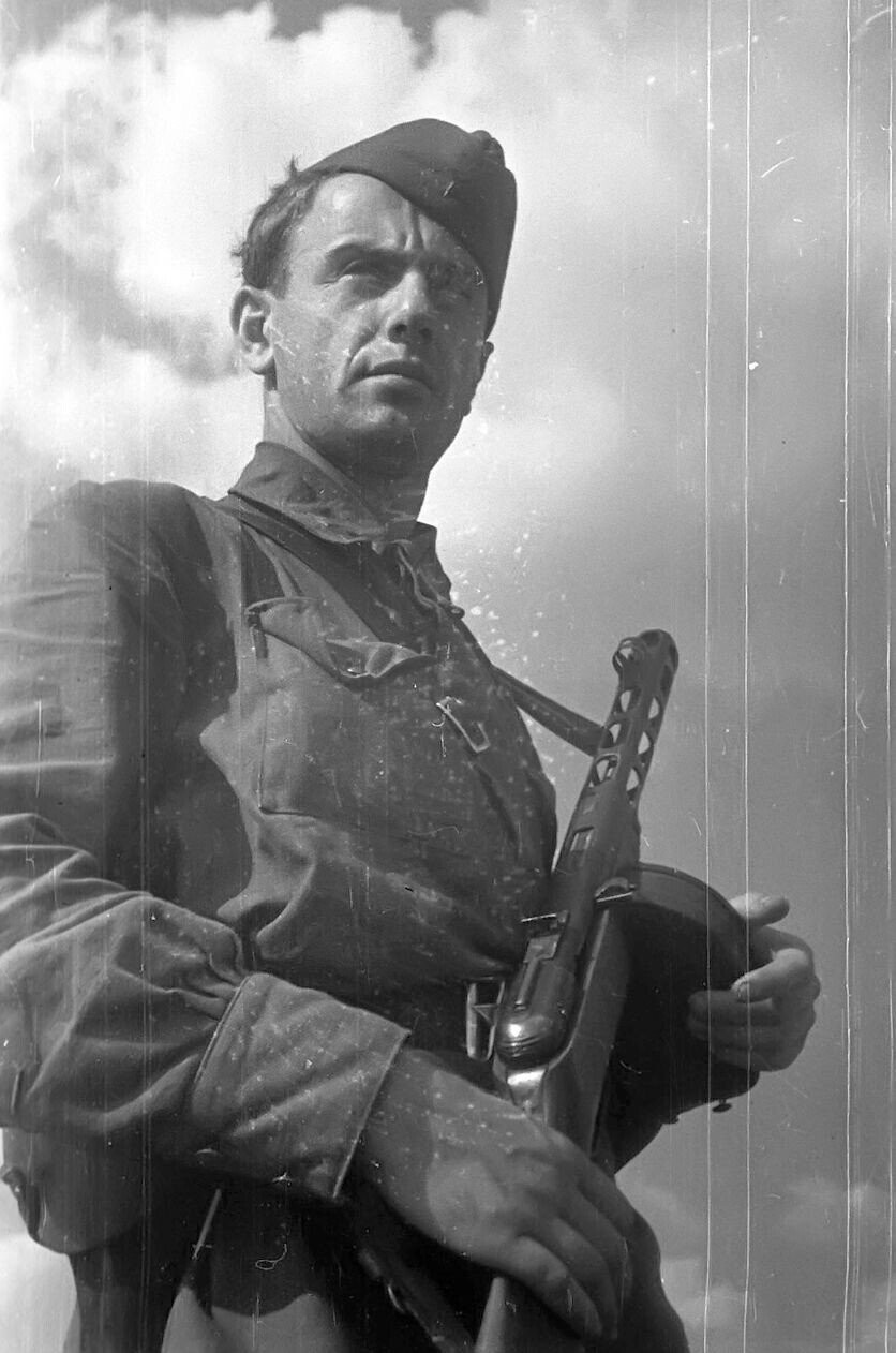 Photos That Put You Into the Middle of World War II