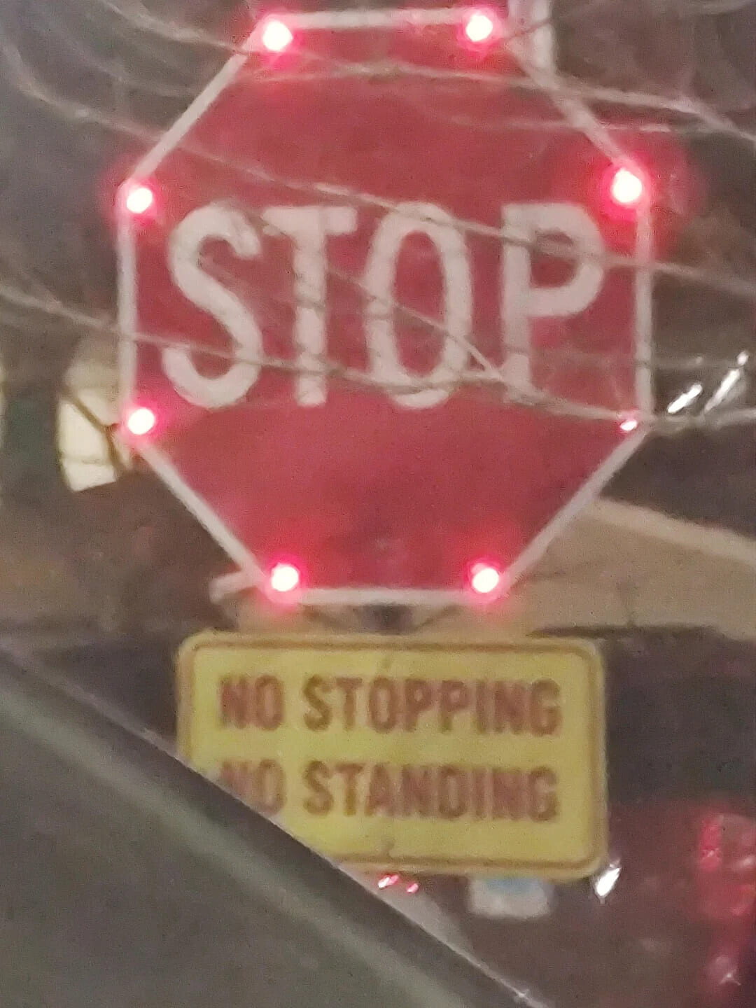 [STOP NO STOPPING NO STANDING