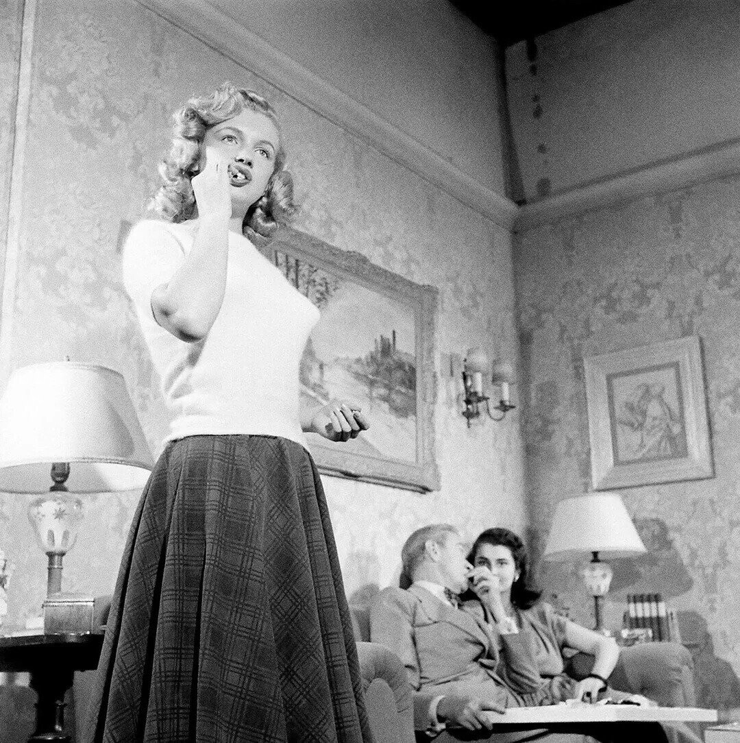 Photos of Marilyn Monroe Living Her Best Life On Set
