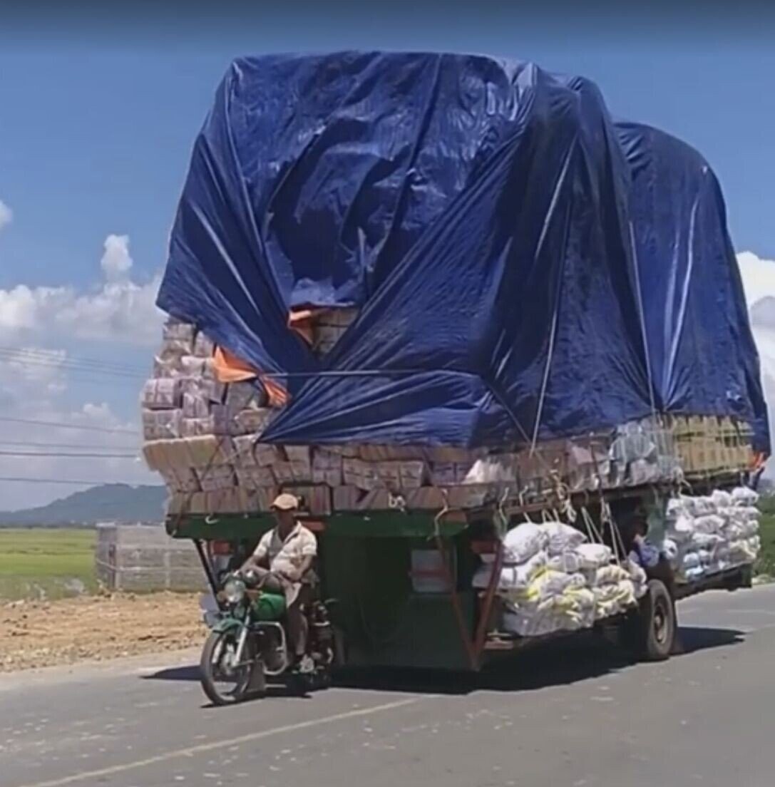 Photos Where You Notice the Chaos Right Away