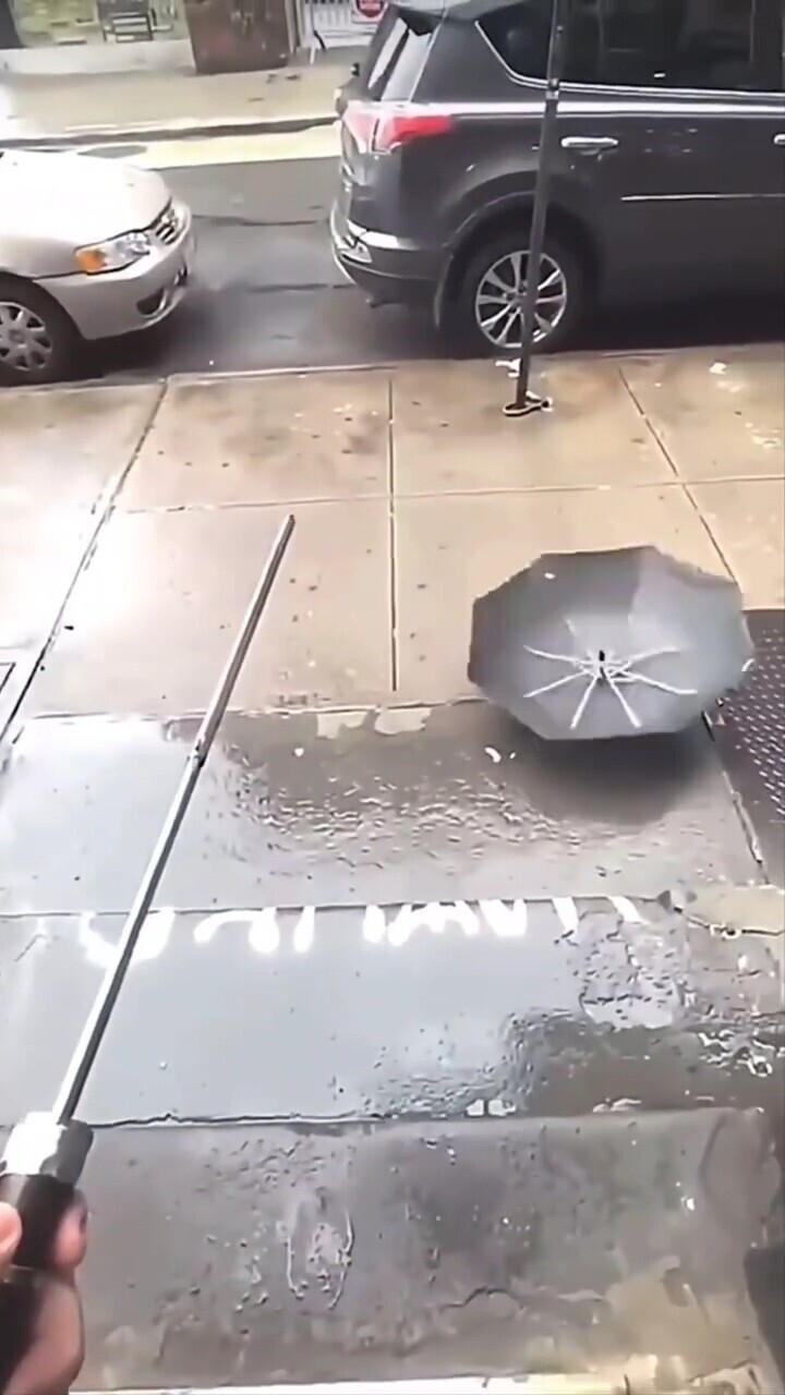 16 Photos Where Someone Should Have Asked For Help