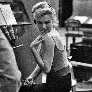 Photos of Marilyn Monroe Living Her Best Life On Set