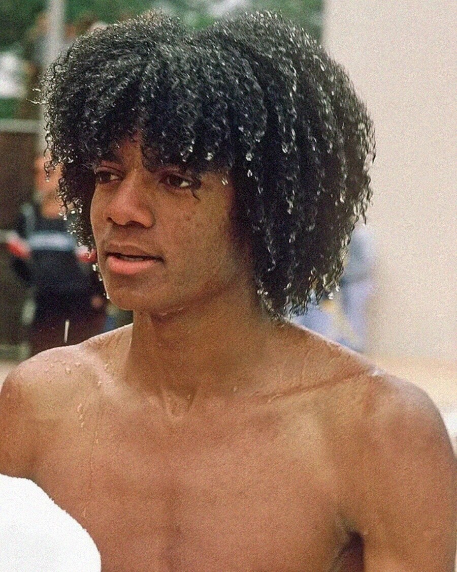 Photos Where 1977 Just Undeniably Rules