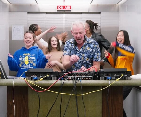 Inappropriate But Funny Times People Laughed