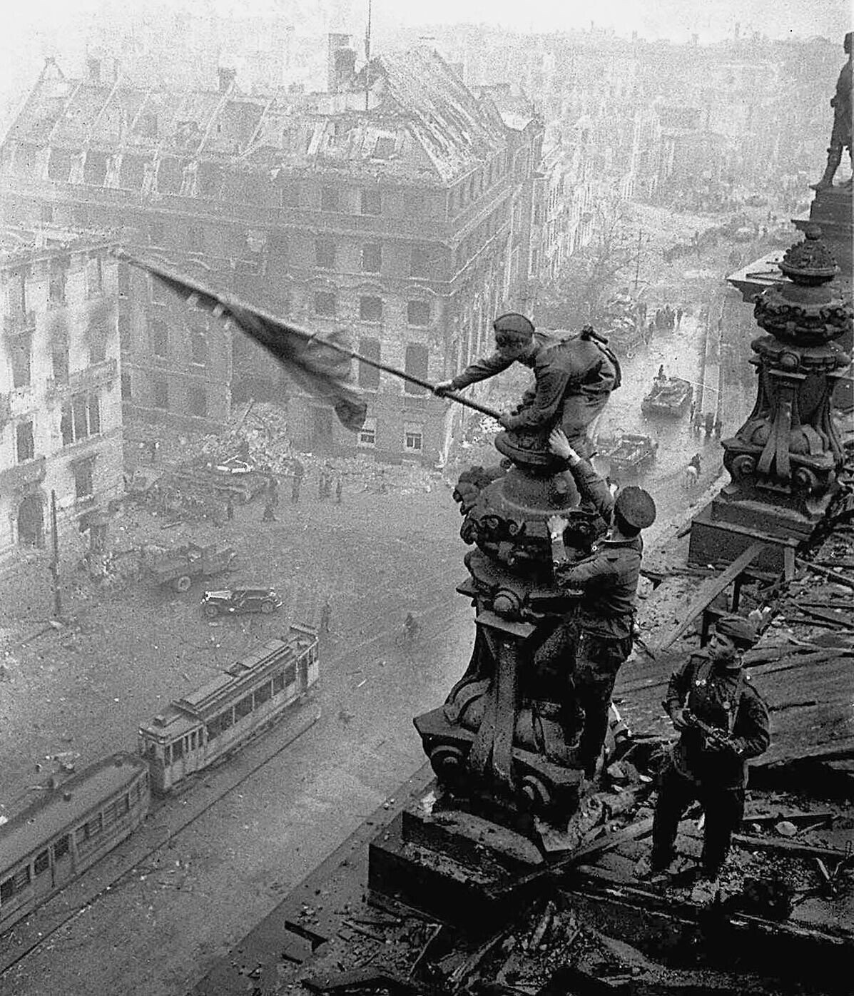 Photos That Put You Into the Middle of World War II