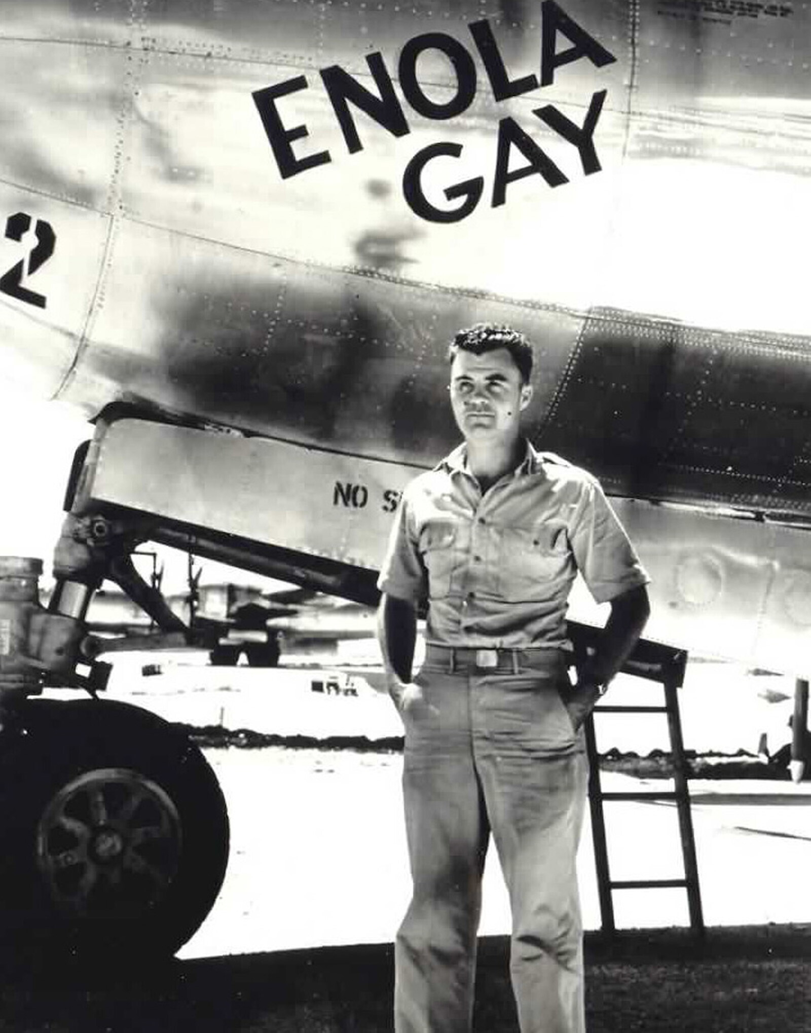 27 - - ENOLA GAY 2 NO S