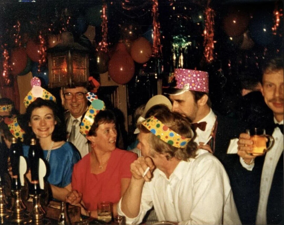 Photos of ’80s Parties Seen at Their Pre-Phone Peak