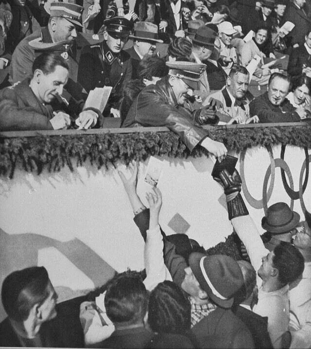 15 Images That Show History Like Never Before