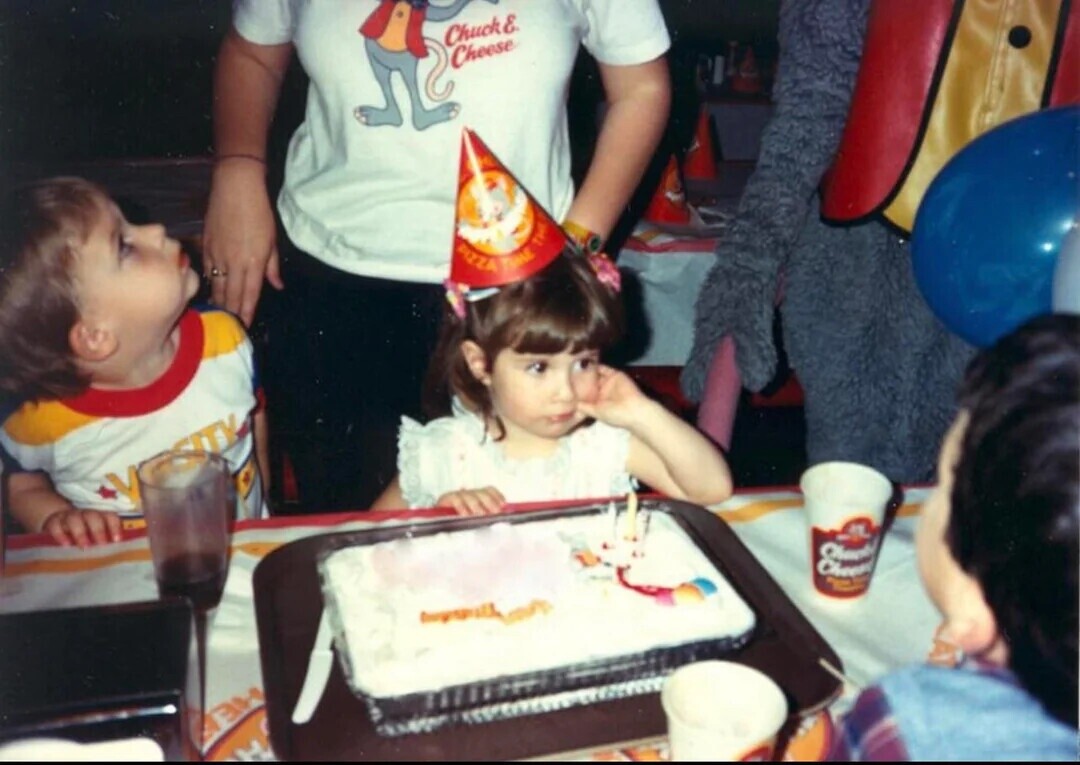 ChuckE Cheese PIZZA TAMA THE SITY P Olivia 2 ЕН