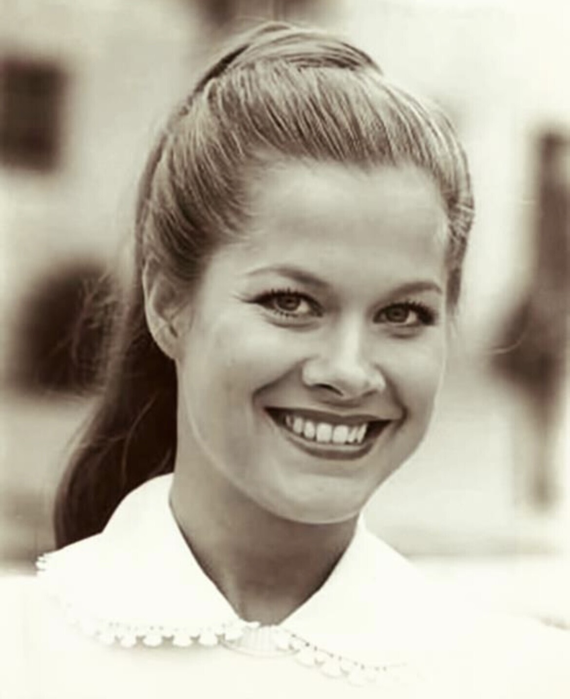 Slick Behind the Scenes Photos from “Grease” in 1978