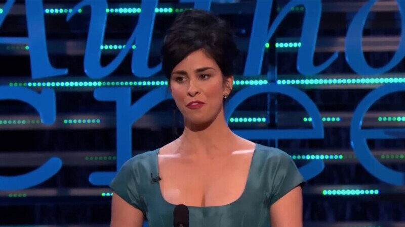 20 Red-Hot Roast Jokes From Roasters Who Completely Roasted Their Roastees