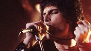34 Upbeat Bits of Music Trivia to Bop Along to While Strolling Down the Sidewalk