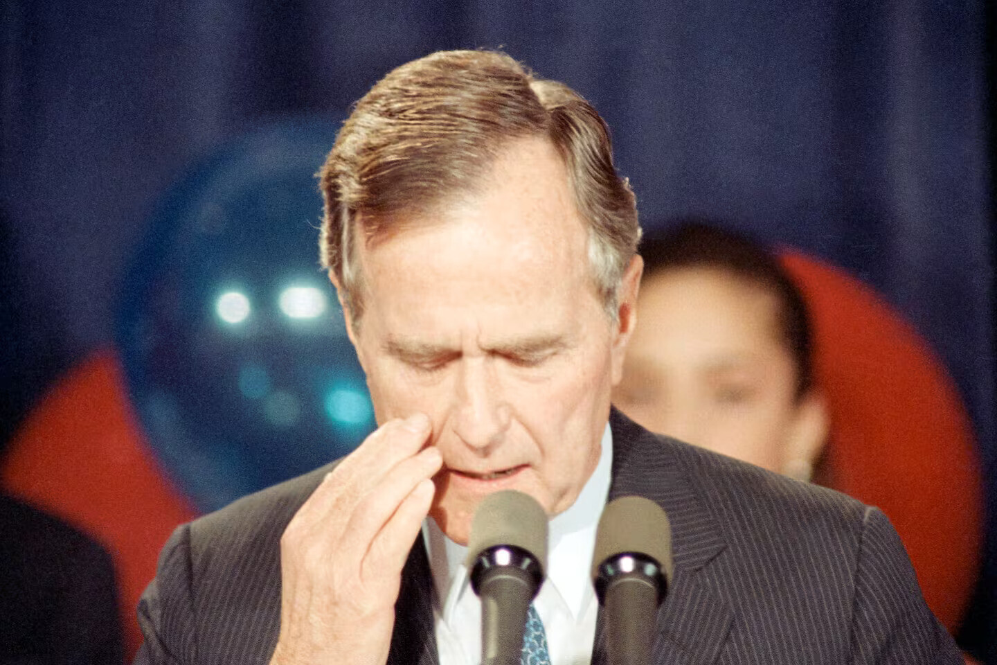 10 Presidents Who Left Office Without Their Dignity