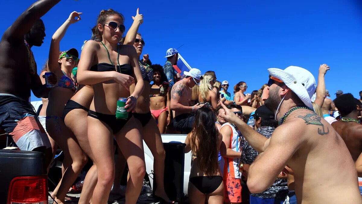 Classic Spring Break Pics That Should've Stayed Buried