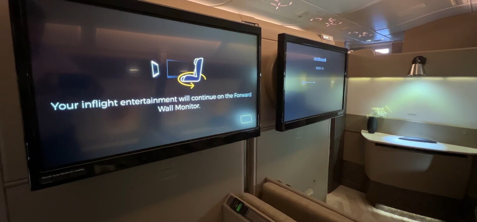 KRISWORLD SQUAS ZA Your inflight entertainment will continue on the Forward Wall Monitor. Lamding bor - en Ministero