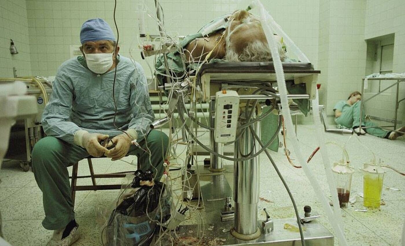 25 Photos That Start A Story You Can Finish