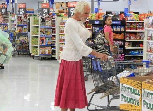 - LeePrice and age 88 $2.50 $6° New FOOTBALL FOOT PRANUTS PEAU