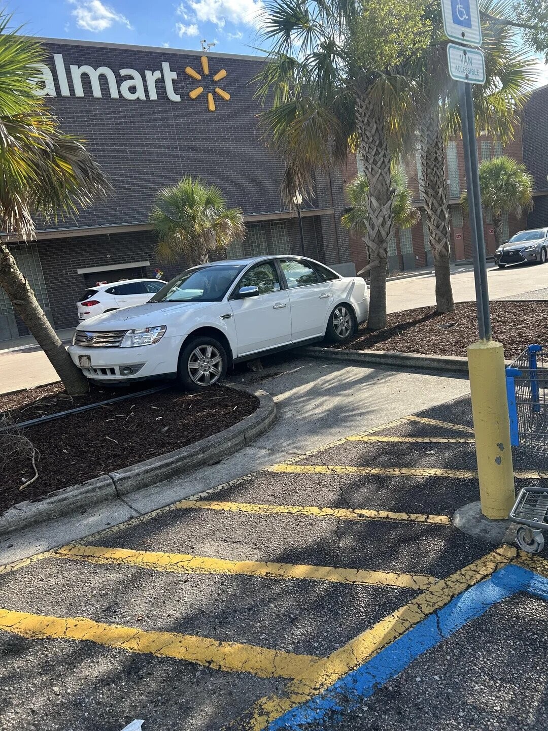 VAN ACCESSIBLE almart S