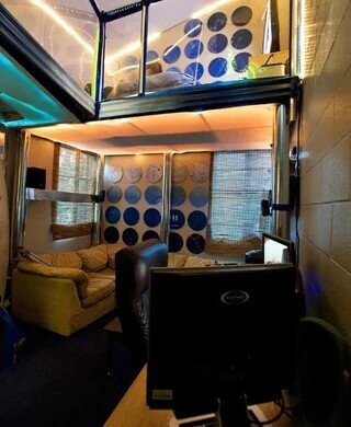 Life’s Best 4 Years: College in the 1990s