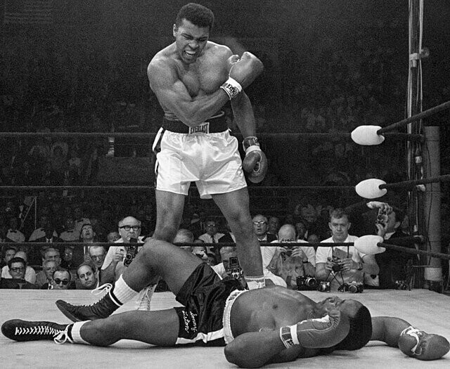 20 Historical Photos With a Story to Tell