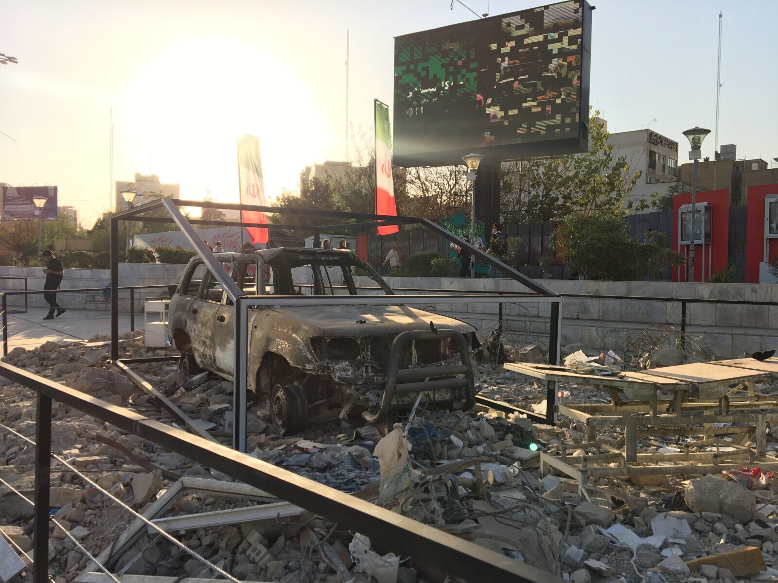 15 خائه يخجال نيست! 