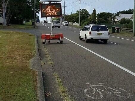 GIVE CYCLISTS SPACE N 
