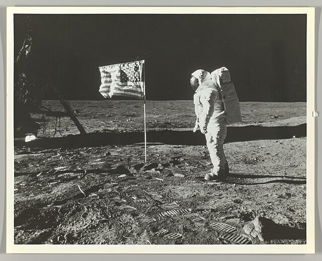 20 Historical Photos With a Story to Tell