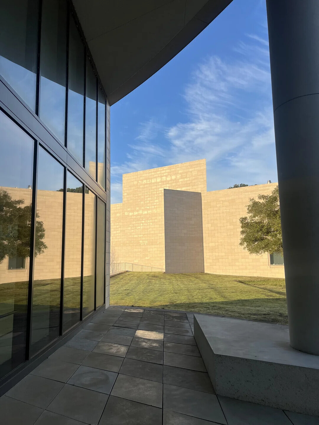 Photos Where Daily Life Feels Too Surreal to Be Real