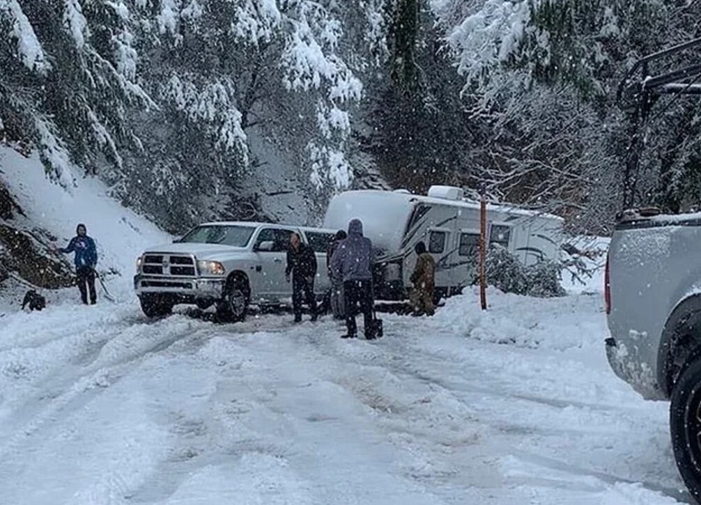 People Who Forgot How to Drive the Second Snow Fell