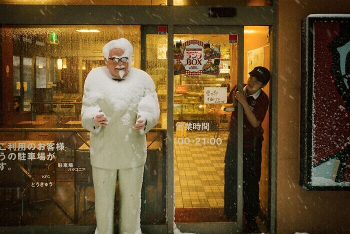 Candid Photos Showing More Than We Need to See