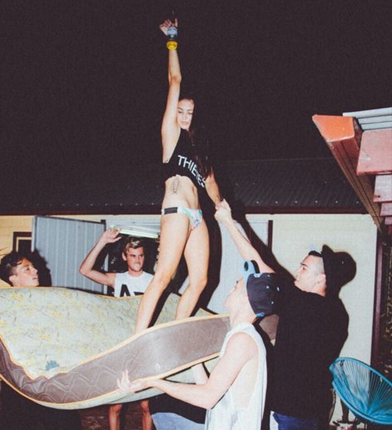 15 Photos from the Past People Would Like to Forget