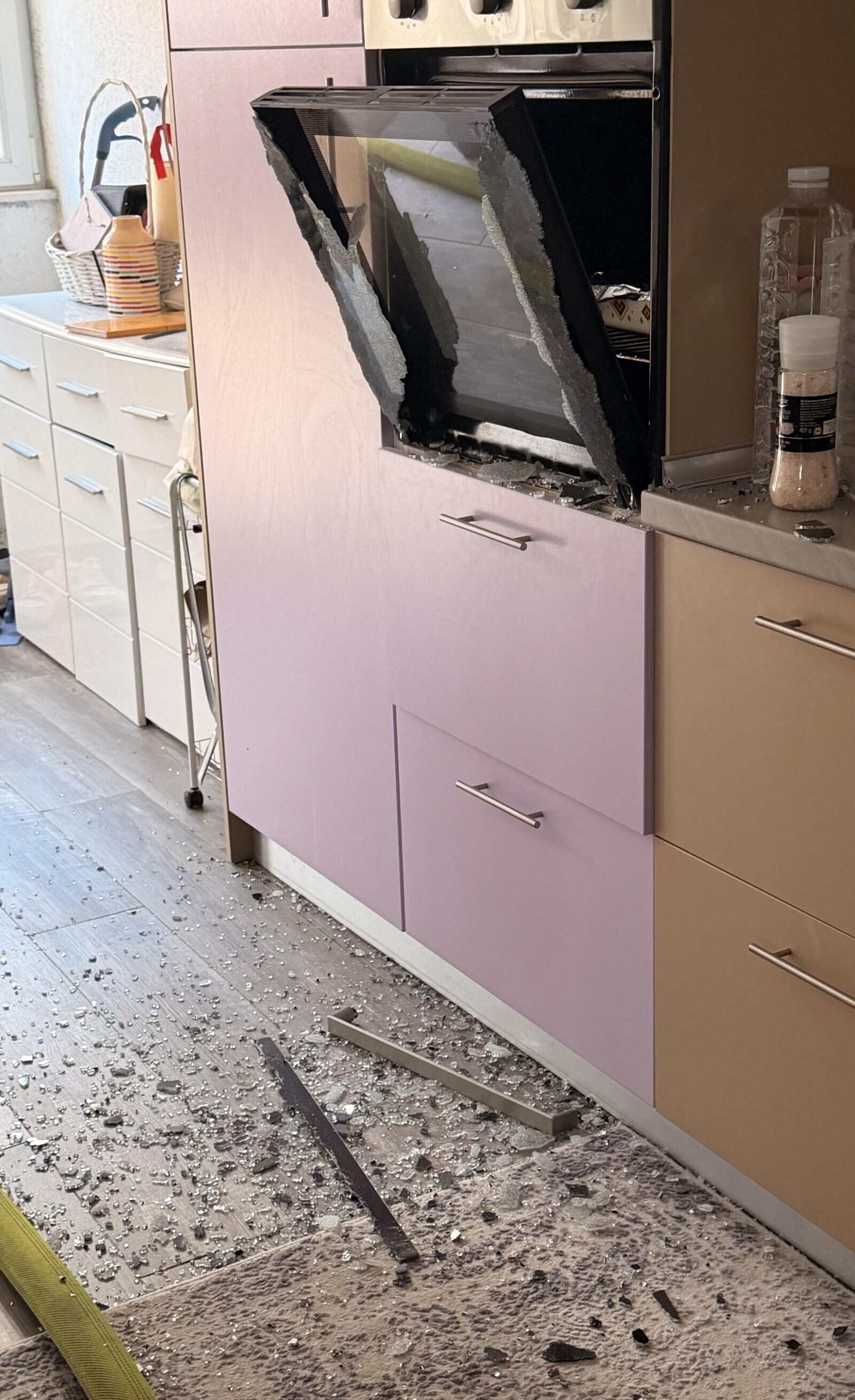Ovens Exploding Aftermath 21 Photos Where Common Sense Really Didn't Pull Its Weight | Cracked.com