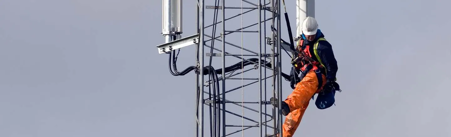 5 Terrifying Realities Of My Job As A Cell Tower Climber | Cracked.com