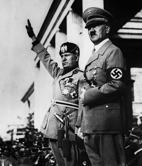 12 Moments Leading Up To Iconic Photographs