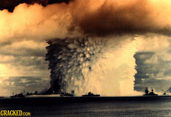 24 Horrifying Details You Didn't Notice in Famous Photos