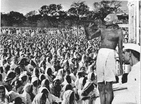 12 Moments Leading Up To Iconic Photographs